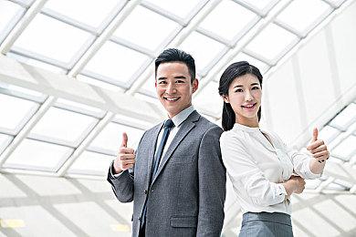 《最终幻想7：重生》战斗系统自由度高 角色可任意配对